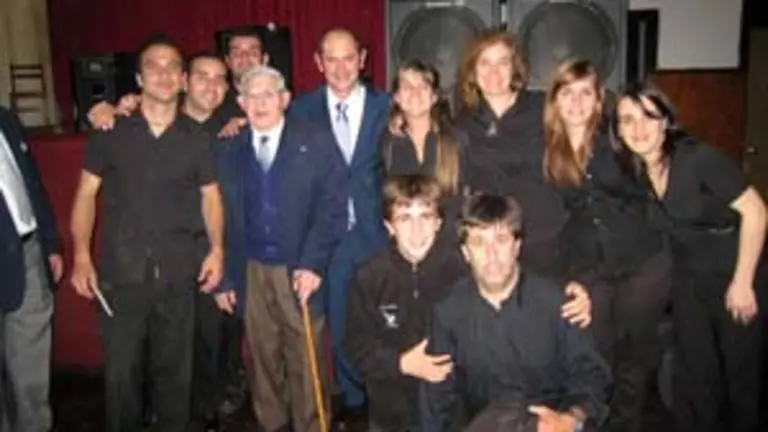 Louz&aacute;n y Pichel, junto a gaiteiros de la &lsquo;Irmandade&rsquo; del &lsquo;Centro Valle Mi&ntilde;or&rsquo;.