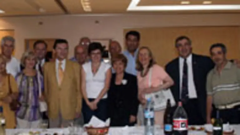  Directivos de la casa organizaron un brindis de fin de a&ntilde;o con periodistas.