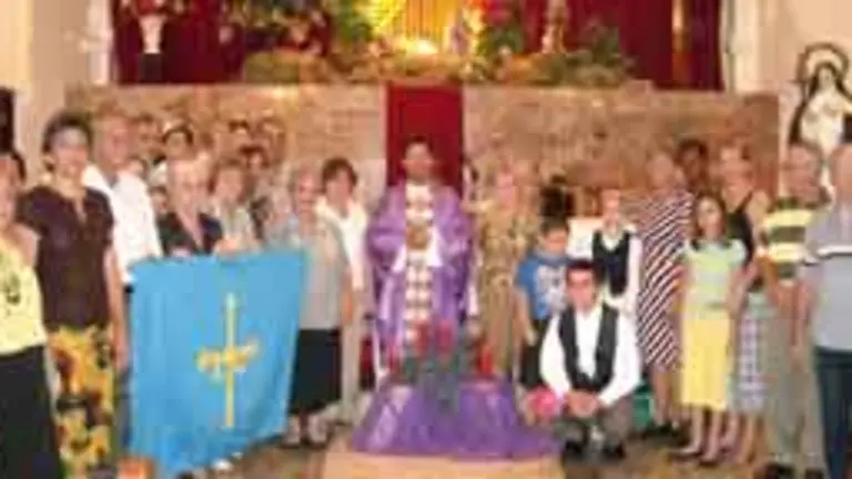  Los asturianos de la localidad cubana de Guant&aacute;namo, reunidos para conmemorar el D&iacute;a del Emigrante.