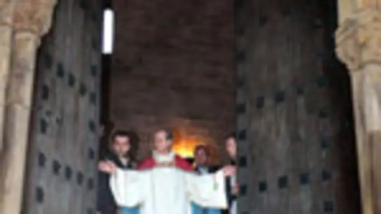  La Puerta del Perdón en la iglesia de Santiago de Villafranca del Bierzo.