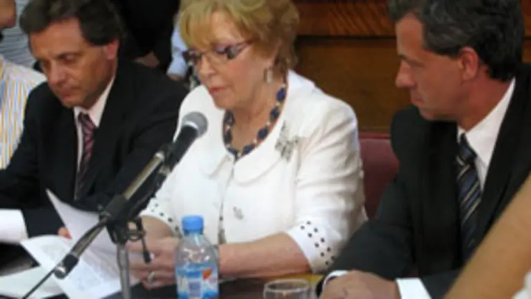  El intendente, Gustavo Pulti; Mar&iacute;a del Carmen Cheda; y Marcelo Artime.