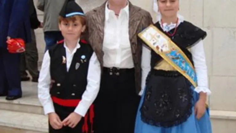  La viceconsejera de Emigraci&oacute;n, Teresa Ordiz, durante una de sus &uacute;ltimas visitas al Centro Asturiano de Alicante.