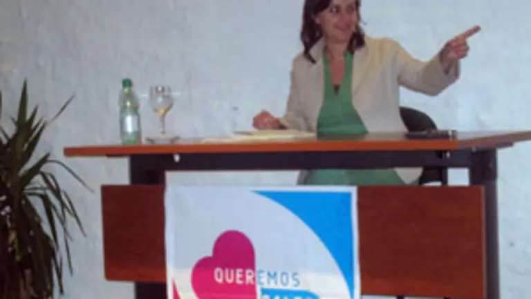  Ana Miranda, durante su disertaci&oacute;n en el Patronato da Cultura Galega.