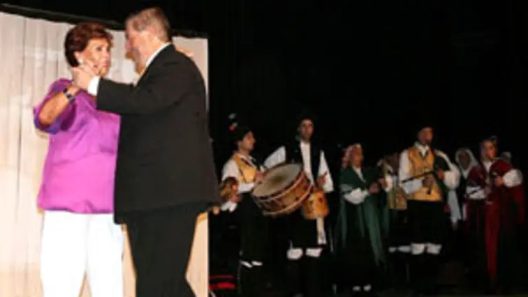  Mar&iacute;a Teresa Michel&oacute;n y &Oacute;scar Di Profio bailan sobre el escenario.