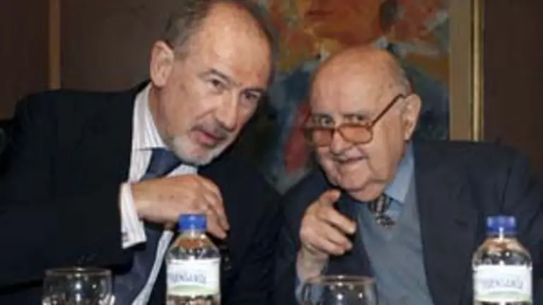  Cosme Sordo, con el ex ministro gijon&eacute;s Rodrigo Rato en un acto en el Centro.