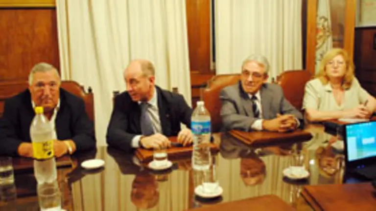 El secretario xeral de Emigraci&oacute;n, durante la reuni&oacute;n del Patronato. 