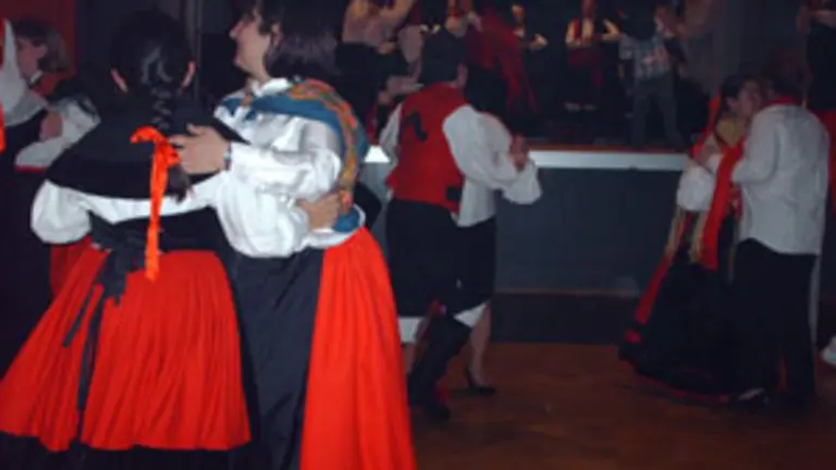  Un momento del baile de la \'Cea de Irmandade\'.