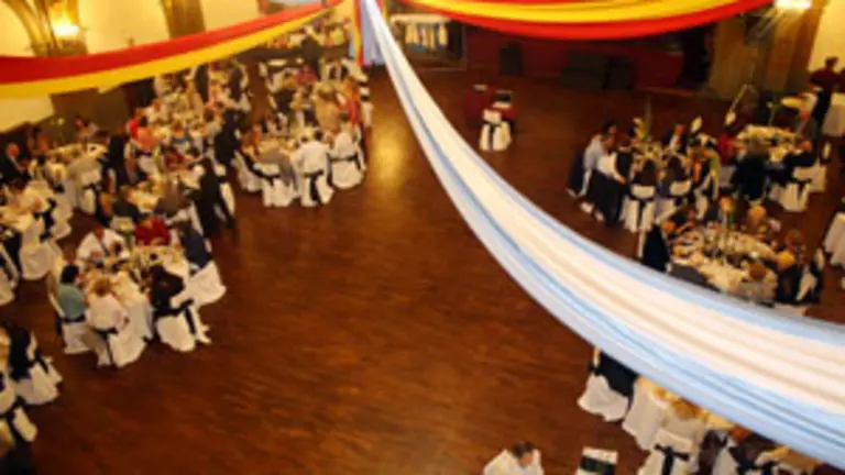  El sal&oacute;n Alejandro Casona del Centro Asturiano de Buenos Aires, durante la cena de confraternizaci&oacute;n.