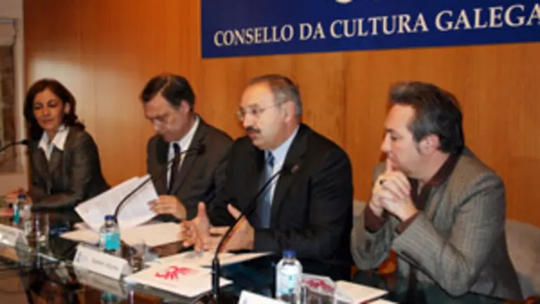  Silvia Longueira, Roberto Varela, Ram&oacute;n Villares y Alberto Ruiz de Samaniego, durante la inauguraci&oacute;n.