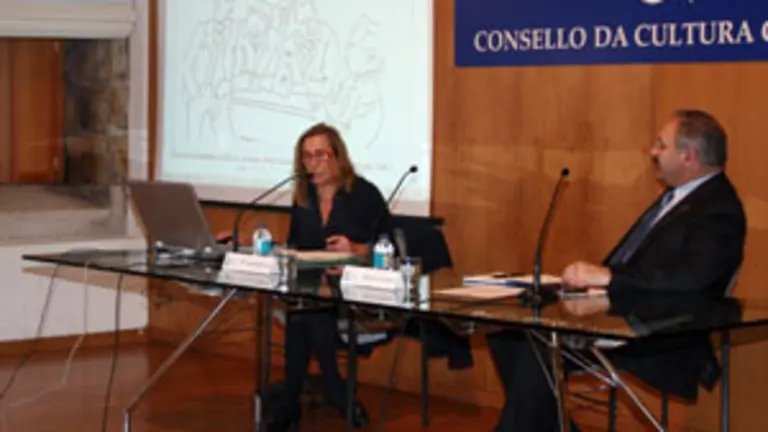  Marina Luisa Sobrino, que fue presentada por el presidente del Consello, Ram&oacute;n Villares, durante su intervenci&oacute;n.