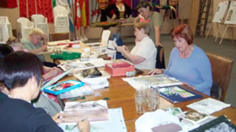  El Centro tiene un curso para aprender a trabajar estos delicados cuadros.