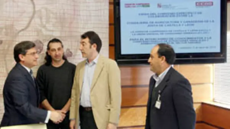  Momento previo a la firma de los acuerdos.