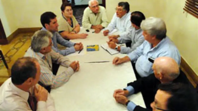  Ordiz y De la Cera, durante su reuni&oacute;n en Santo Domingo.