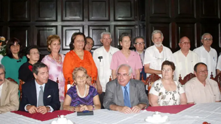  Los presidentes de sociedades asturianas en Cuba celebraron una reuni&oacute;n con el presidente Areces y su comitiva.