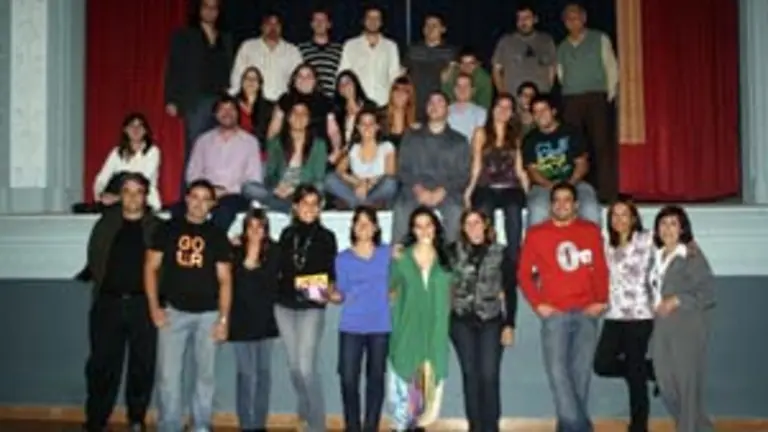  Grupo de jóvenes que participaron en el reencuentro celebrado en Buenos Aires.