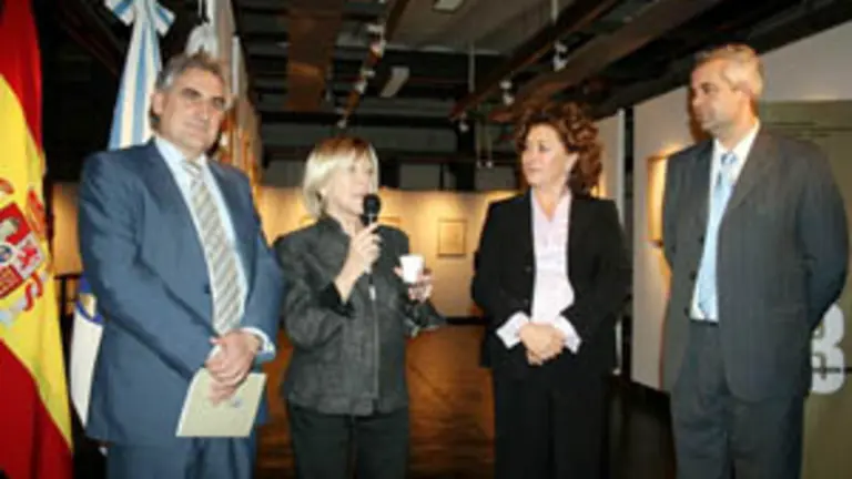  De izda. a dcha., Francisco L&oacute;pez, Josefina Delgado, Guadalupe Noble y Alejandro L&oacute;pez, en la inauguraci&oacute;n.