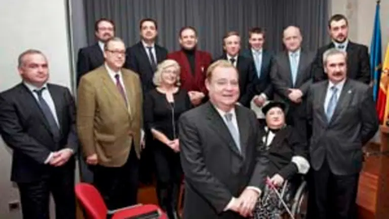  Una representaci&oacute;n de la C&aacute;mara de Comercio de Oviedo.    