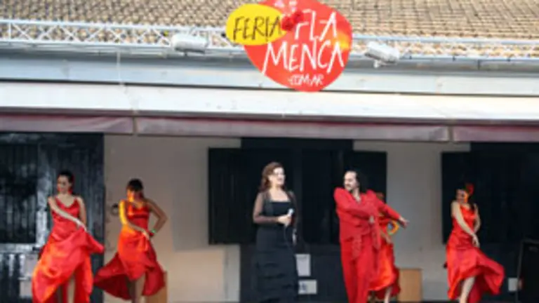  Marita Tuero, Huga Salvatierra y su ballet, durante la actuaci&oacute;n en la feria dedicada a Andaluc&iacute;a.