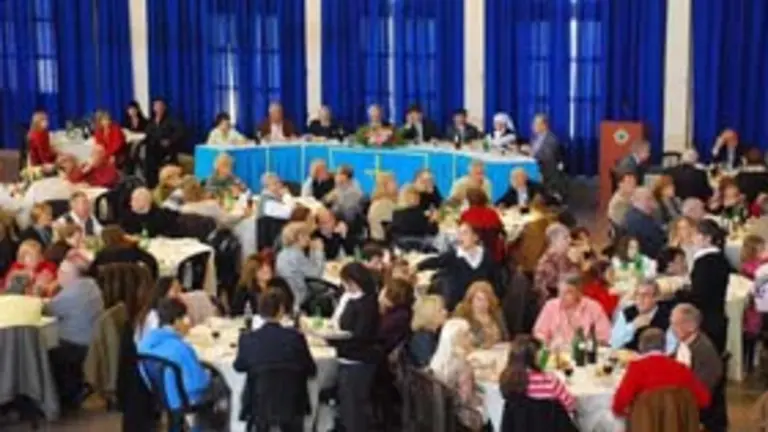  La celebraci&oacute;n reuni&oacute; a unas 300 personas. 