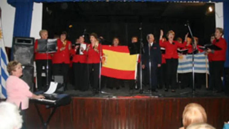  Actuaci&oacute;n de coro del Centro Valle Mi&ntilde;or.