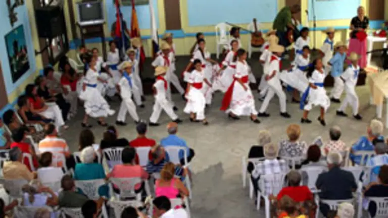  Los grupos de canto y baile animaron la Semana de la Cultura Canaria en Cuba.