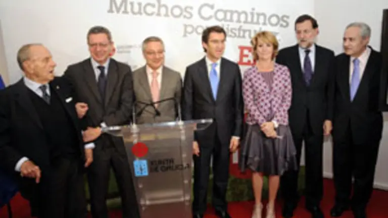  Feij&oacute;o estuvo acompa&ntilde;ado durante la presentaci&oacute;n por Fraga, Ruiz-Gallard&oacute;n, Blanco, Aguirre, Rajoy y &Oacute;nega.