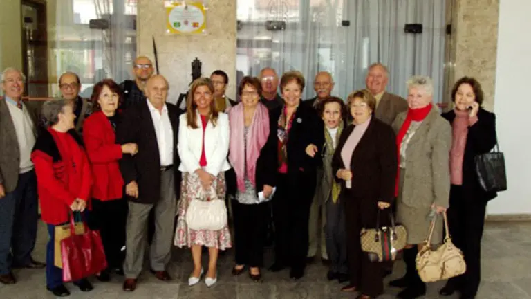  Victoria Cristóbal, con un grupo de madrileños en São Paulo.