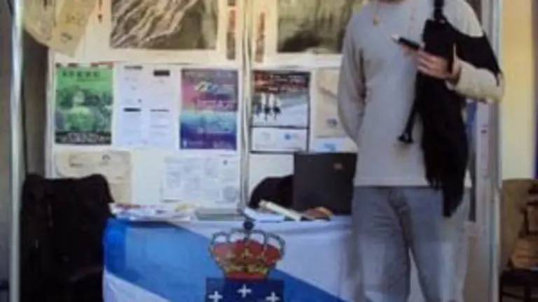  Alejandro Zurbriggen, director de la banda de gaitas del Centro Asturiano. 