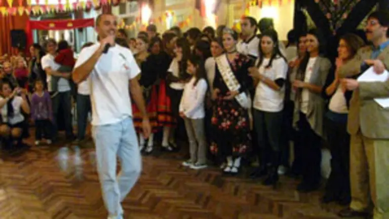  Sebastián Sánchez, dirigiéndose a los invitados. 