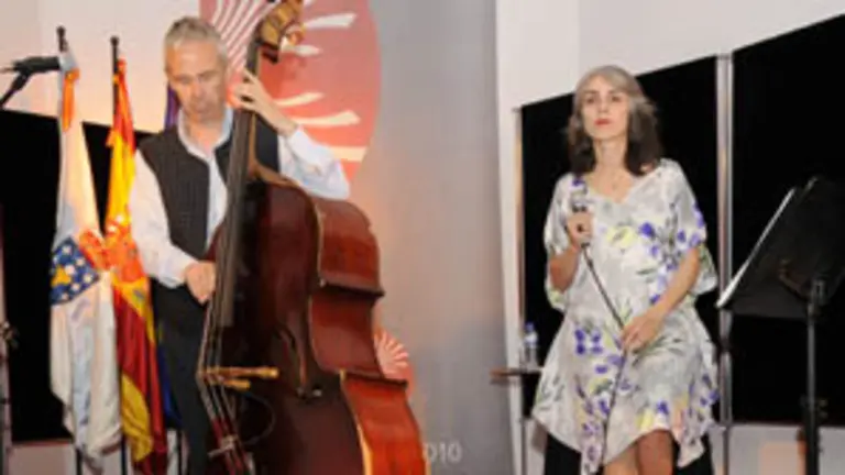  Maite Dono y Baldo Mart&iacute;nez, durante su actuaci&oacute;n.