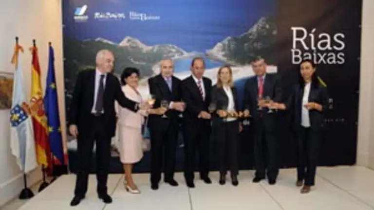  Pol&iacute;ticos y representantes de los organismos promocionales, durante la presentaci&oacute;n de la campa&ntilde;a en Madrid.