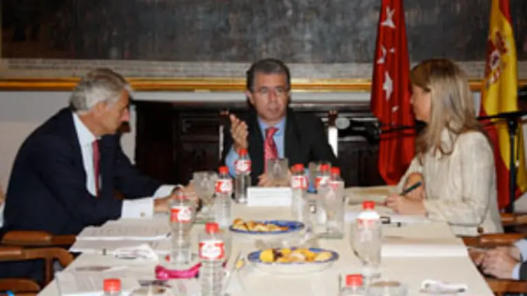  Francisco Granados, en un momento de su intervención. 