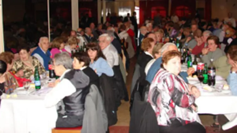  Parte de los asistentes a la fiesta. 