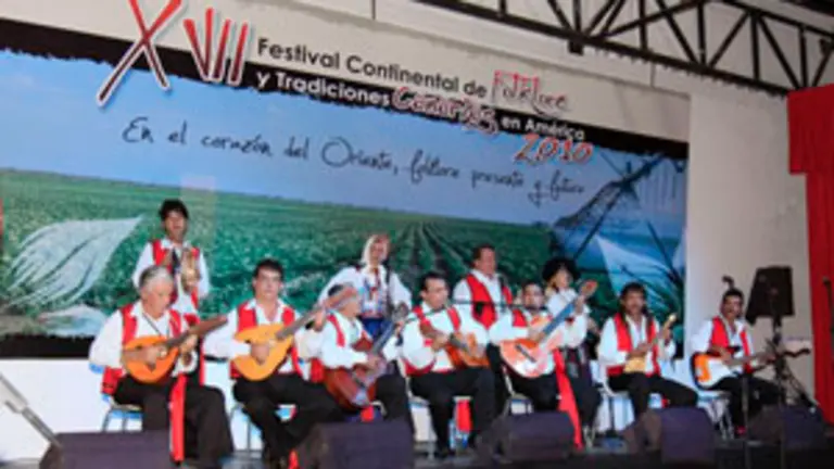 Actuación de uno de los grupos que participó en el Festival de Tradiciones Canarias. 