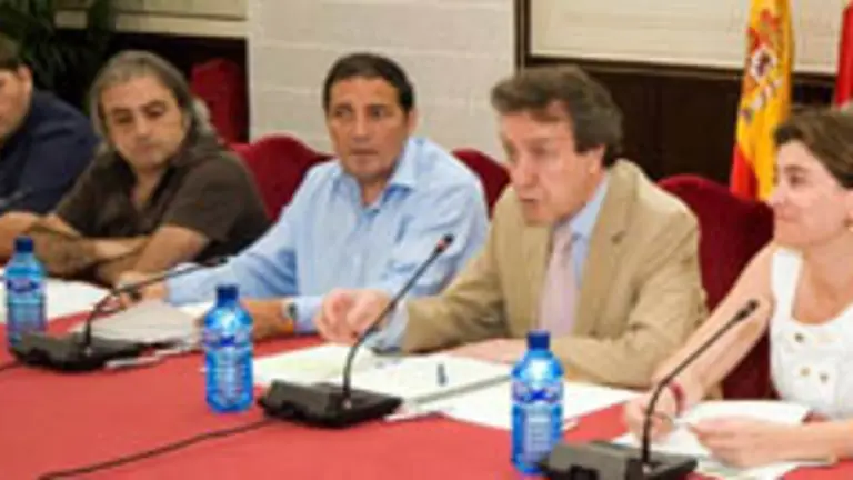 Santiago Juárez presidió la reunión del Consejo de la Población. 