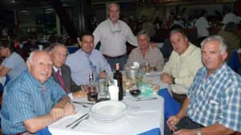 Parte de los integrantes del Consejo Directivo de la ABP de A Coru&ntilde;a, tras una reciente reuni&oacute;n. 