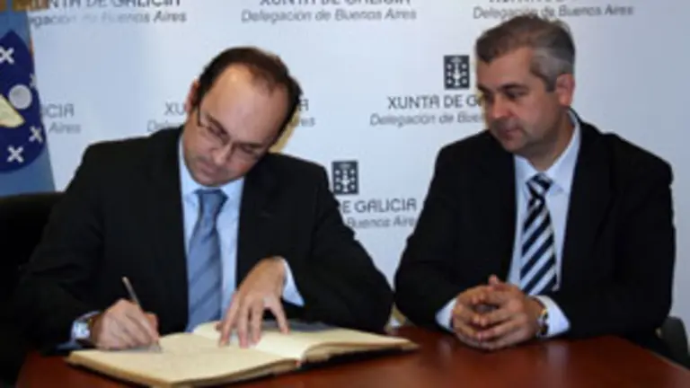 Julio Olmos y Alejandro L&oacute;pez Dobarro mantuvieron una reuni&oacute;n en las instalaciones de la Xunta en Argentina. 