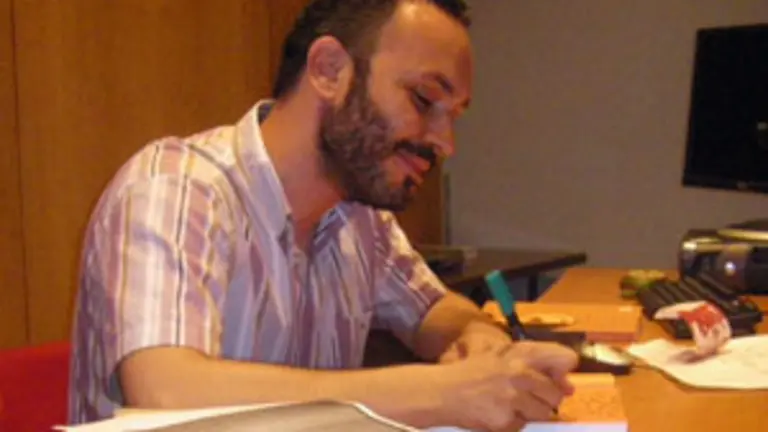 O historiador Manoel Carrete, durante a firma de libros na Casa de la Caritat de Barcelona. 