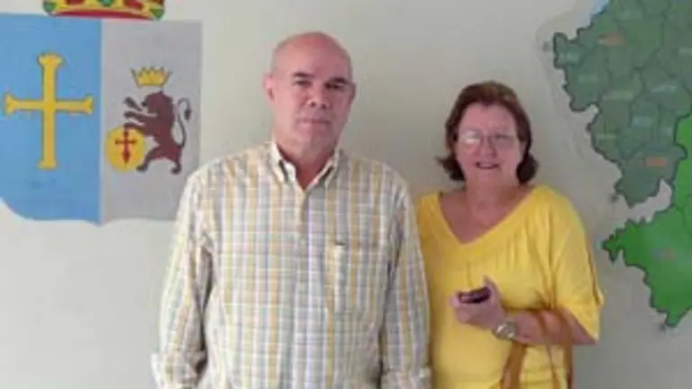 Luis Mart&iacute;nez Niembro, junto a su compa&ntilde;era de fatigas: Maribel Guerra de Mart&iacute;nez. 