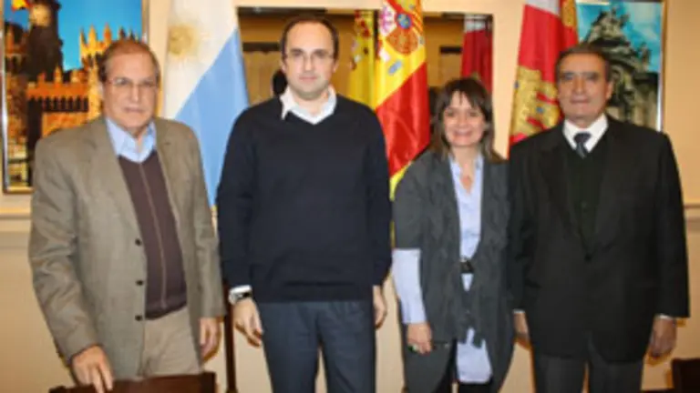  De izda. a dcha., Pedro Martín, Julio Olmos, Julia Hernando y Pedro Bello.