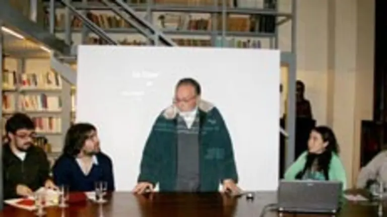  Francisco Lores y Ruy Far&iacute;as dan la bienvenida a los disertantes: Santiago Allende, Federico Boido, Eugenia Gali&ntilde;anes y Leandro Gamallo.