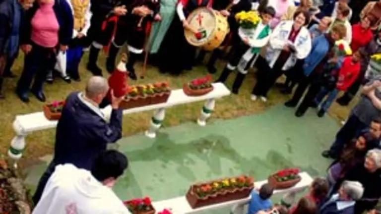 Un momento de la misa de campa&ntilde;a. 