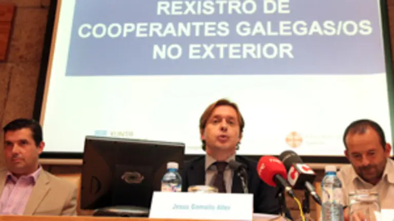  Jes&uacute;s Gamallo, director xeral de Relaciones Exteriores &ndash;en el centro&ndash;, ofreci&oacute; los datos de su departamento.