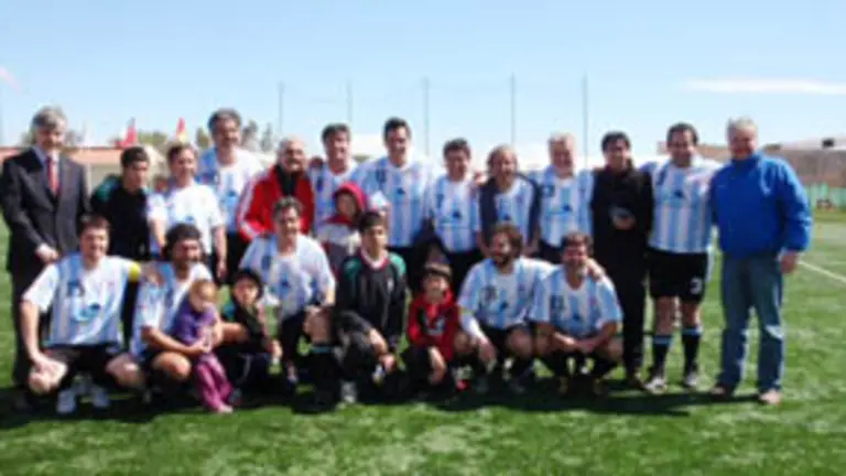  Los jugadores del Pontevedra, equipo que result&oacute; vencedor en el torneo.