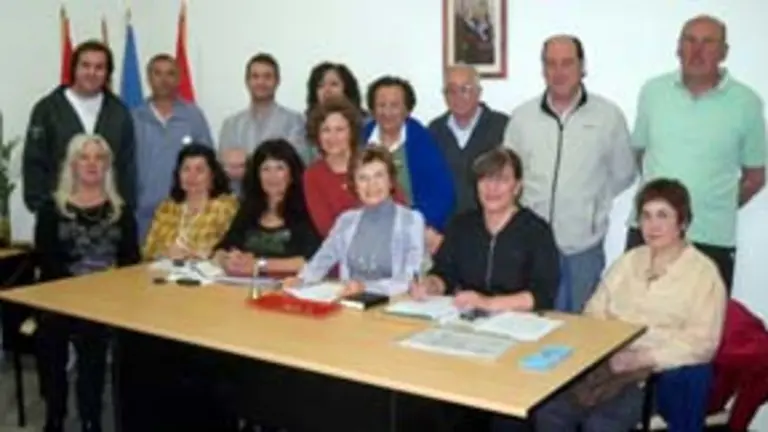 La nueva Junta Directiva de la Casa de Madrid en Bahía Blanca.