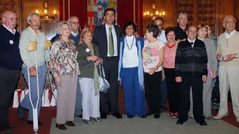  Fernando Martínez Maíllo recibió a los participantes en el programa Operación Añoranza. 
