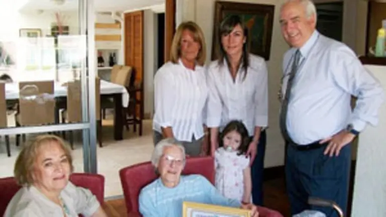  Isabel Esperanza Mancebo Cuevas, el pasado domingo 26 de septiembre junto a su familia e invitados.