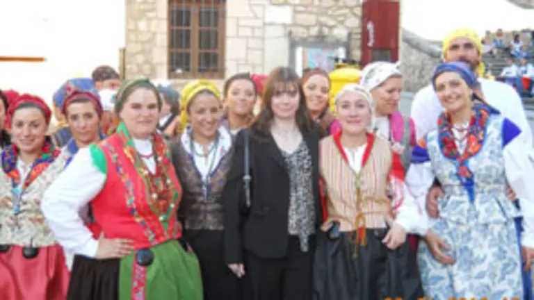 María Gabriela Azaña, durante la visita que realizó al pueblo de su abuela en Burgos. 