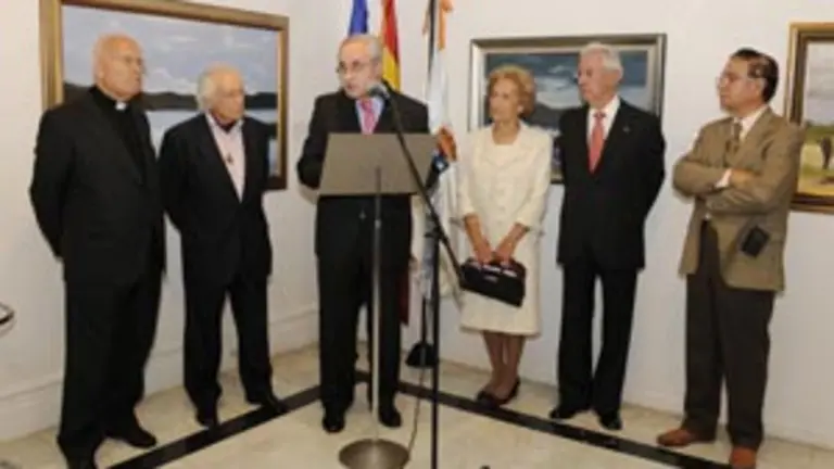  Jos&eacute; Ram&oacute;n &Oacute;nega, durante su intervenci&oacute;n en la inauguraci&oacute;n de la muestra.