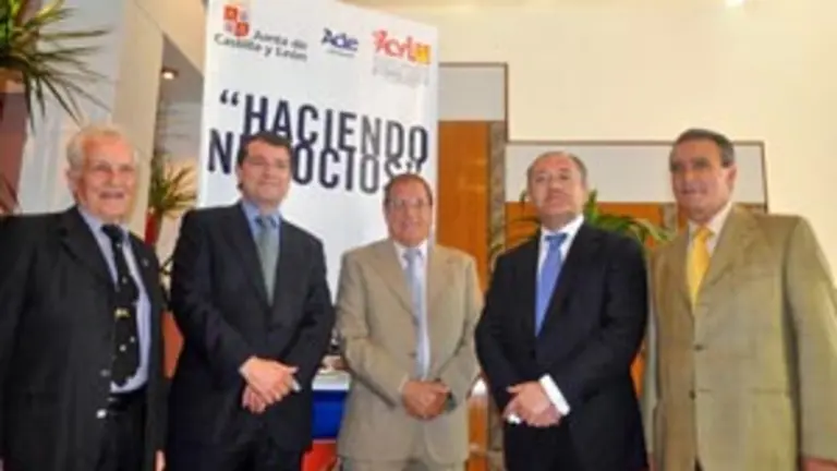  El consejero de Interior y Justicia, Alfonso Fernández Mañueco, mantiene una reunión con ACYLE en Buenos Aires.